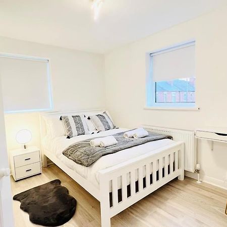 New Fully Furnished Cosy Home Balderton Exterior photo